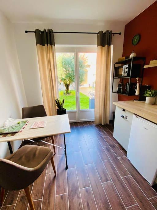 Studio D'Hotes Avec Piscine « Le Clos N°6 » Cormicy Extérieur photo